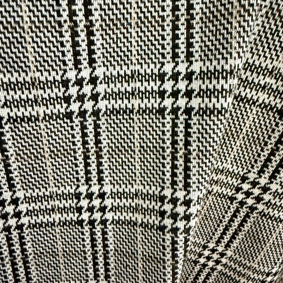Houndstooth Plaid Skater Skirt - Picture 3 of 4